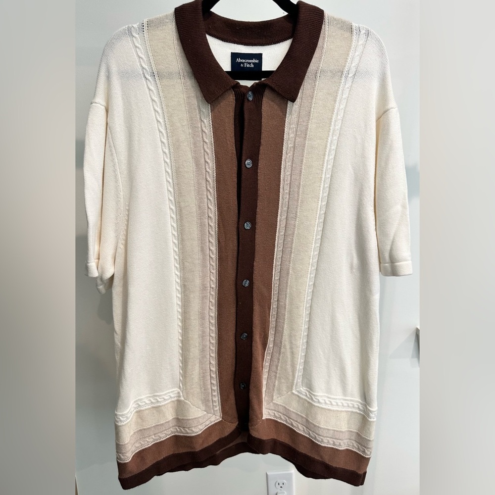 Professional Athletes Abercrombie & Fitch Knit Button-Up Polo 
Creme/Brown- XL